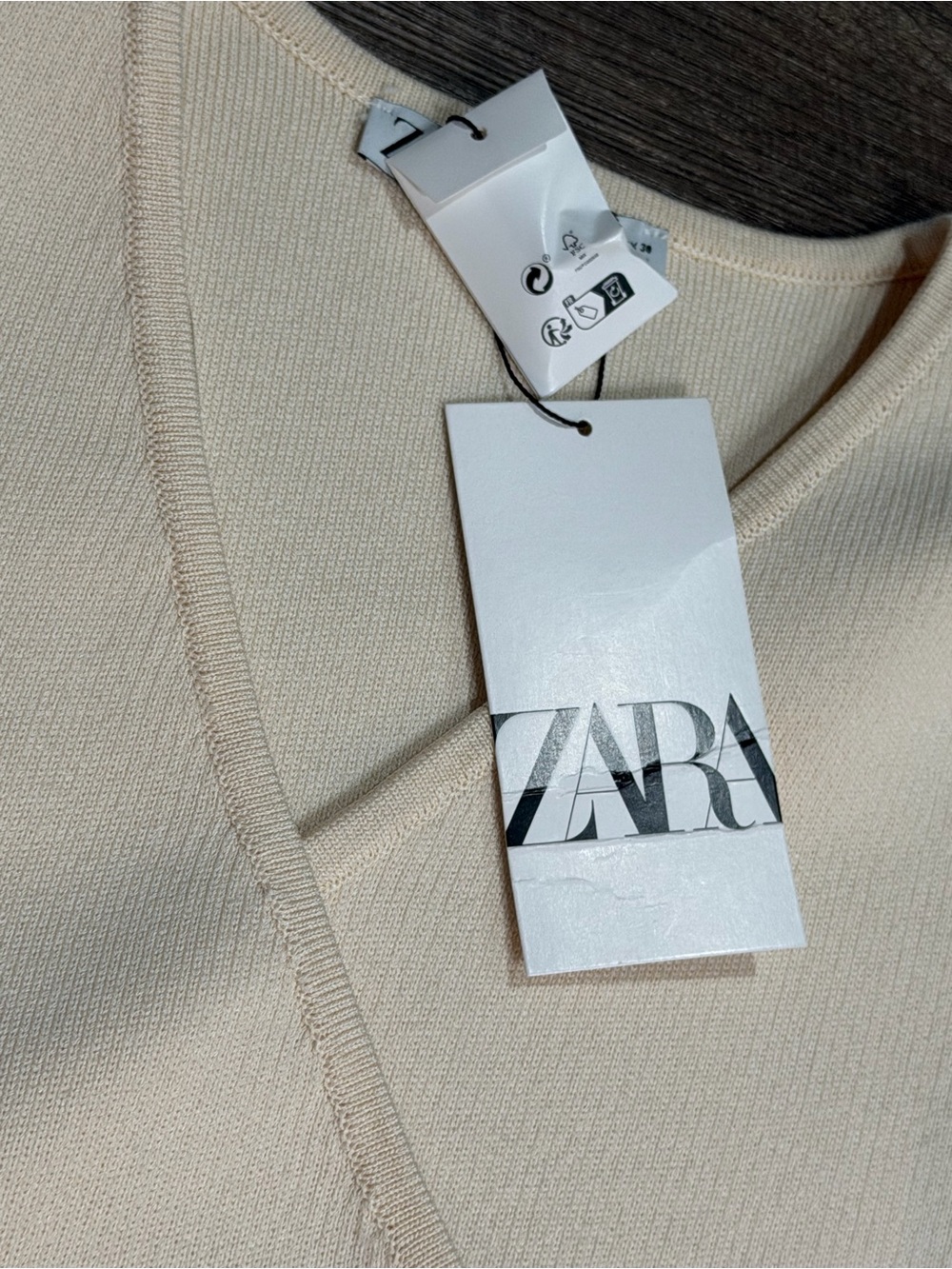 NWT. Zara Ivory Viscose Blend Tailored Knit Cardigan/Blazer. Size L - Picture 3 of 7